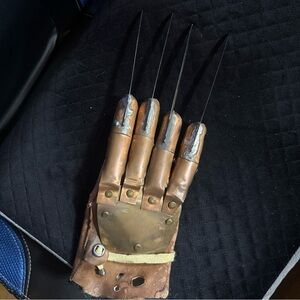 SOLD! Freddy Kruger Glove Teaser Concept Trailer with real Henry’s Tomato Knives